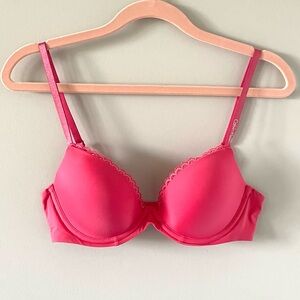 Calvin Klein Push-Up Bra - Lace Trim - Bright Pink - New Without Tags - 32C